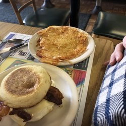 Dunk-N-Munch - Bacon egg and cheese with shredded hash browns