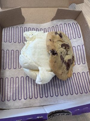 Insomnia Cookies by null