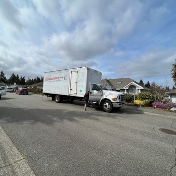 All American Spirit Moving Company - Truck in front of our house - Movers Near Me - Kent, Washington All American Spirit Moving Company - Truck in front of our house - Movers Near Me - Kent, Washington