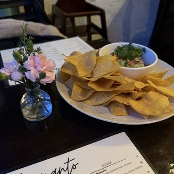 Amaranto Mexican Restaurant - Chips and Guacamole - Mexican Near Me - Brooklyn, New York