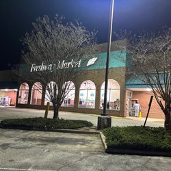 Freshway Market - Exterior