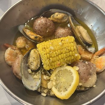 Cap't Loui - Lunch special: mussels and shrimp in lemon butter sauce - Seafood Near Me - Cupertino, California Cap't Loui - Lunch special: mussels and shrimp in lemon butter sauce - Seafood Near Me - Cupertino, California