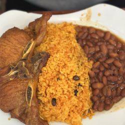 Rincón Criollo - Pork Chops with rice & beans