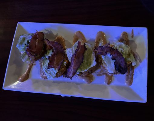 Pour House Pub by null