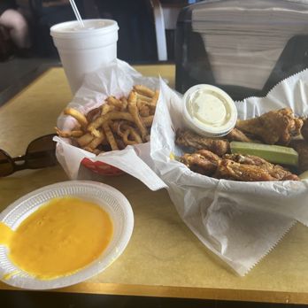 Flyers Wings & Grill - OMG!! - American Near Me - Orlando, Florida Flyers Wings & Grill - OMG!! - American Near Me - Orlando, Florida