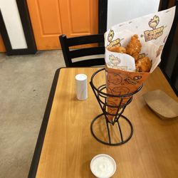 Papas & Papas - Really good food Boneless Buffalo papa cone