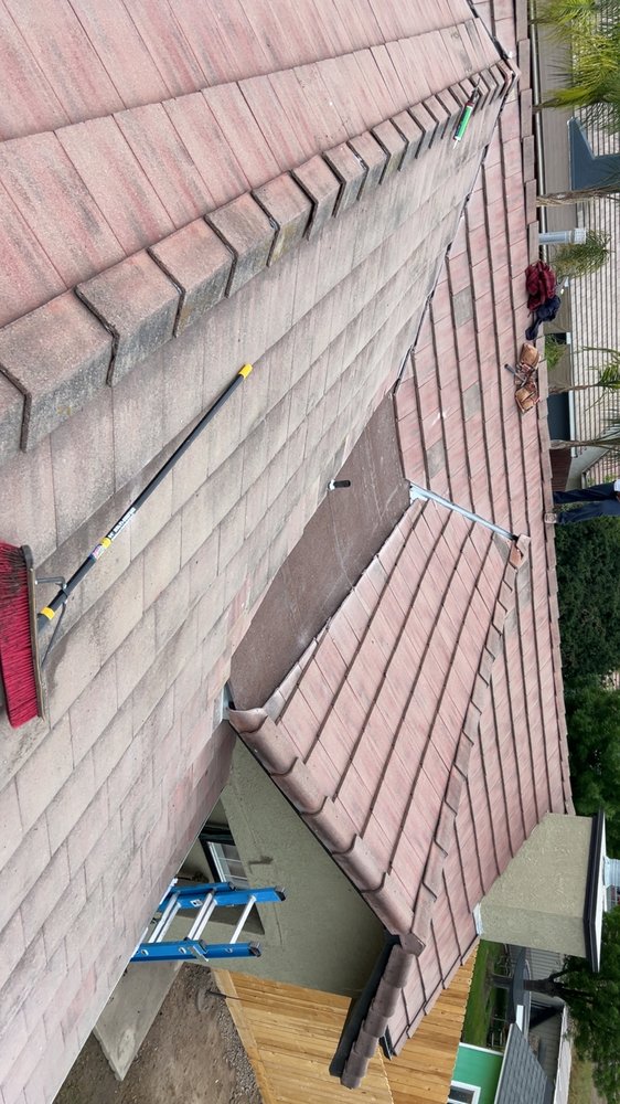 Slide of Jacobo Roofing