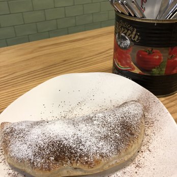 Toto's Pizza - Nutino Calzone - Chocolate hazelnut filled Pizza - Pizza Near Me - Auckland, AUK Toto's Pizza - Nutino Calzone - Chocolate hazelnut filled Pizza - Pizza Near Me - Auckland, AUK