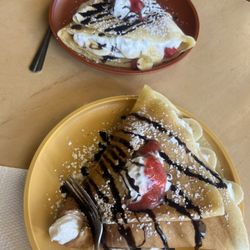Love Mug Coffee Shop - "Yellow Submarine" Crepe with strawberries