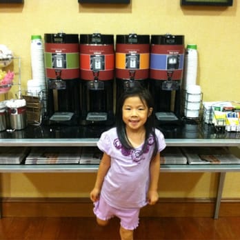 Hampton Inn Hampton-Newport News - Refreshment station - Hotels Near Me - Hampton, Virginia Hampton Inn Hampton-Newport News - Refreshment station - Hotels Near Me - Hampton, Virginia