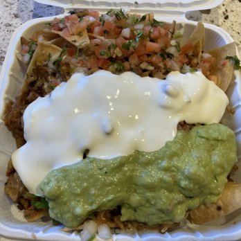 De Los Altos Grill - Super Nachos with chicken - Mexican Near Me - Milpitas, California