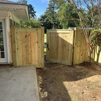 The Handy Panda - CUSTOM FENCE BUILT AND INSTALL - Handyman Near Me The Handy Panda - CUSTOM FENCE BUILT AND INSTALL - Handyman Near Me