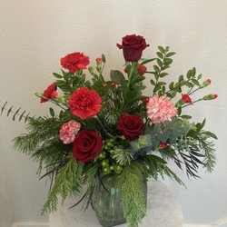 In Bloom Boutique - In Bloom Boutique offers beautiful fresh flowers for special occasions, sympathy or just because.
