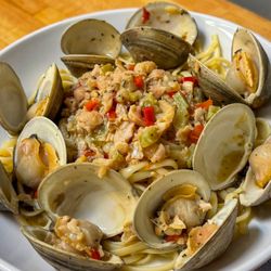 Roccos Town House - Linguine & Clams Special: whole clam and chopped clam over linguine in garlic sauce
