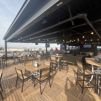 Chicken N Pickle - Balcony 21+ seating - Pickleball Near Me - Henderson, Nevada