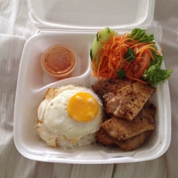 Ba Mien Bistro - Grilled chicken rice plate w/ egg added(extra). Worth it though! - Vietnamese Near Me - Houston, Texas Ba Mien Bistro - Grilled chicken rice plate w/ egg added(extra). Worth it though! - Vietnamese Near Me - Houston, Texas