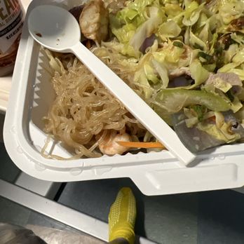 Avenida Restaurant - Pancit Bihon - Filipino Near Me - San Mateo, California