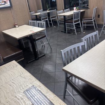 Chick-fil-A - Table - Fast Food Near Me - North Charleston, South Carolina Chick-fil-A - Table - Fast Food Near Me - North Charleston, South Carolina