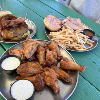 Beefy's - Sweet and spicy & garlic buffalo wings, Kansas City burger and "the kranny" burger of the month in November. - Diners Near Me - Reno, Nevada Beefy's - Sweet and spicy & garlic buffalo wings, Kansas City burger and "the kranny" burger of the month in November. - Diners Near Me - Reno, Nevada