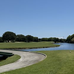 Emerald Hills Golf & Country Club - Hole with water