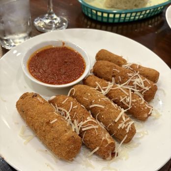 Mangia Bistro - MOZZARELLA FRITTI - Italian Near Me - Plano, Texas Mangia Bistro - MOZZARELLA FRITTI - Italian Near Me - Plano, Texas
