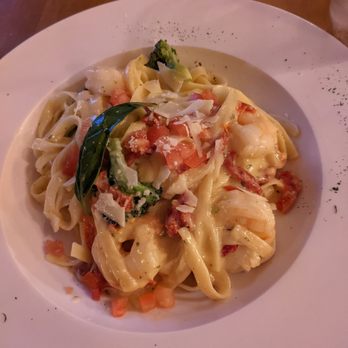Pinocchio's Pizza - Fettuccini Alfredo with shrimp - Pizza Near Me - Pasadena, California Pinocchio's Pizza - Fettuccini Alfredo with shrimp - Pizza Near Me - Pasadena, California