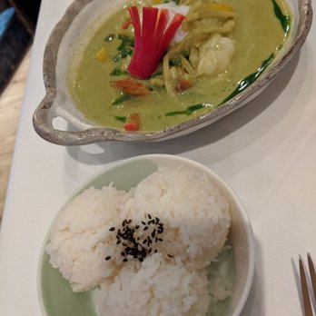 Eat Thai Restaurant - Green curry - Thai Near Me - High Wycombe, BKM