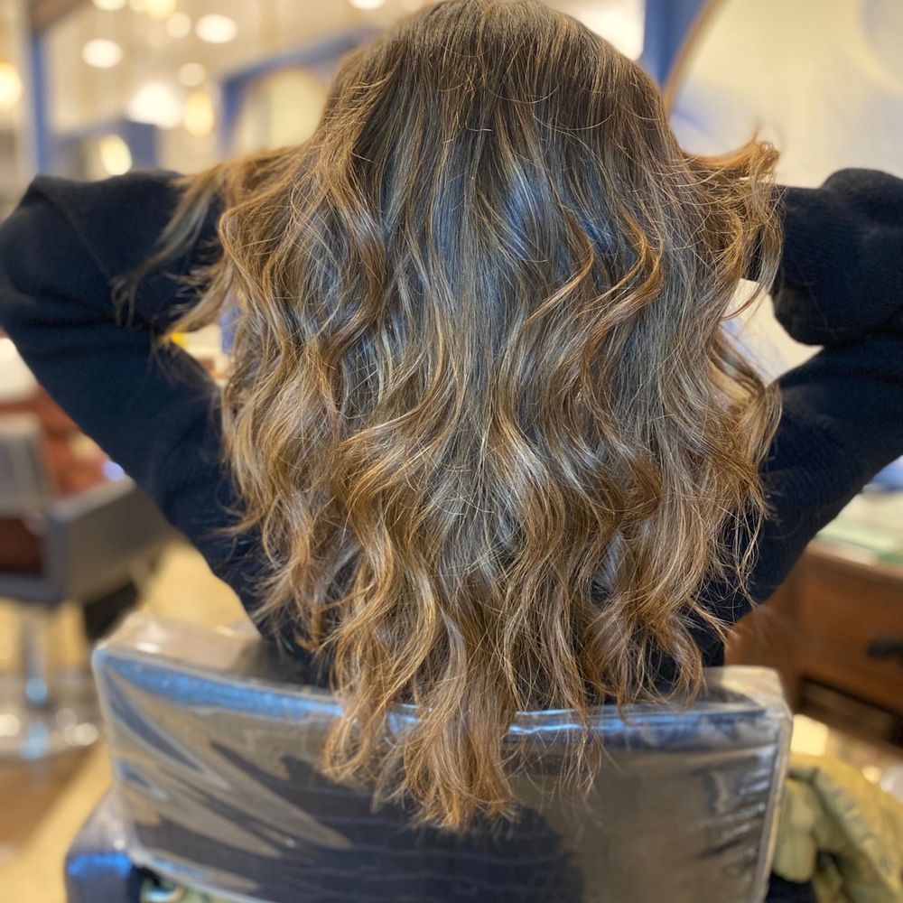 Cielo A Boutique Salon - Full highlight - Hair Salons Near Me - Manhattan Beach, California Cielo A Boutique Salon - Full highlight - Hair Salons Near Me - Manhattan Beach, California