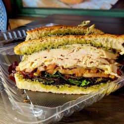Memo's Bagel Cafe - Chicken Pesto!