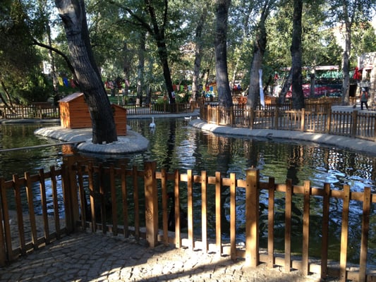 Kuğulu Park by null