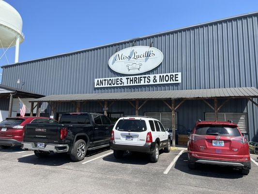 Miss Lucille's Marketplace by null