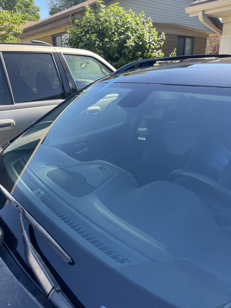 LOS’S AUTO GLASS West Jordan, Utah Windshield Installation & Repair