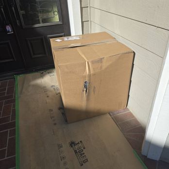 Guitar Center - Box, as it arrived. - Musical Instruments & Teachers Near Me - Orem, Utah