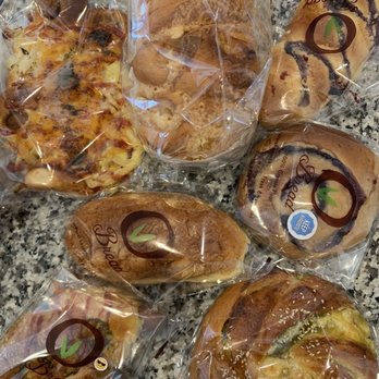 O Bread & Cakes - Blueberry cream cheese, yogurt blueberry cream, Chestnut bread, green bean brioche, peanut butter cream soboro, pizza bread, spicy hot dog - Bakeries Near Me - Centreville, Virginia