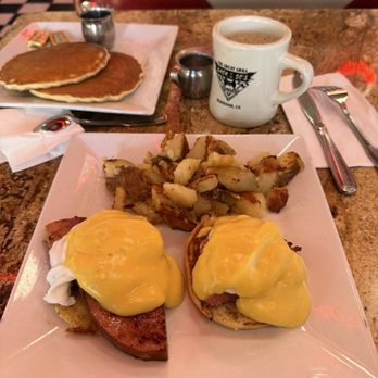 The Great Grill - Eggs Benedict - Diners Near Me - Burbank, California The Great Grill - Eggs Benedict - Diners Near Me - Burbank, California