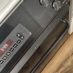 Litchfield Retreat Condominiums - Dirty oven