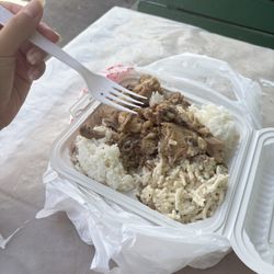 Mao Laulau - Small chicken adobo plate