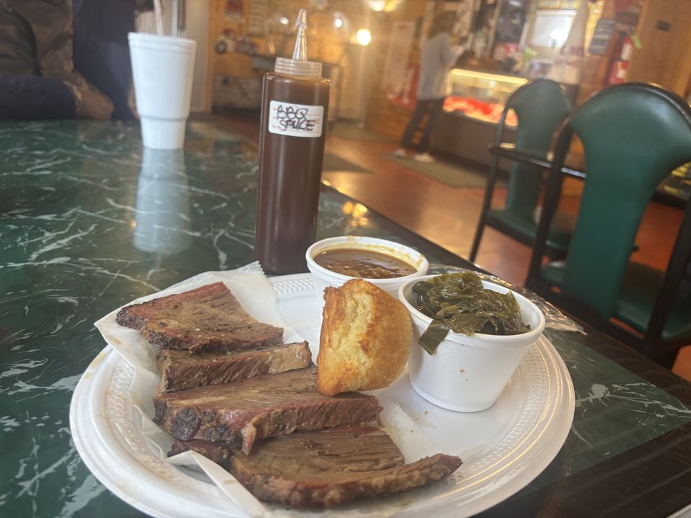 Double D's Brickhouse BBQ Logo