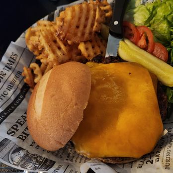 Blarney Stone pub - Hotel Donaldson - Classic Pub cheeseburger with cheddar - Fish & Chips Near Me - Fargo, North Dakota Blarney Stone pub - Hotel Donaldson - Classic Pub cheeseburger with cheddar - Fish & Chips Near Me - Fargo, North Dakota