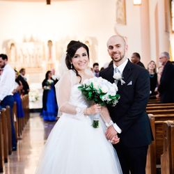 St. Peter's Catholic Church - Walking out - © Carol Solorzano - Wedding Photographer - www.dcorzo.com