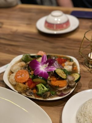 Flamin' Thai & Sushi Northeast by null