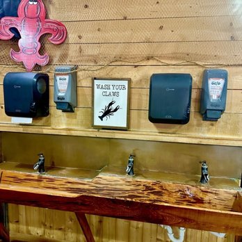 Cajun Claws Seafood Boilers - Love they have a place to clean up inside the dining area - Seafood Near Me - Rayne, Louisiana Cajun Claws Seafood Boilers - Love they have a place to clean up inside the dining area - Seafood Near Me - Rayne, Louisiana