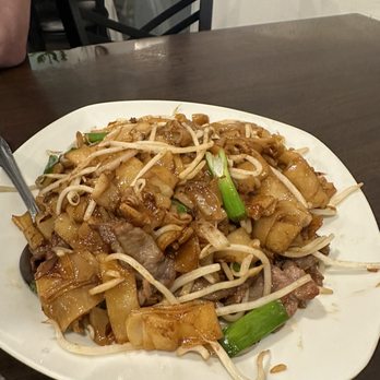 H Bistro - Beef chow fun - Cantonese Near Me - Seattle, Washington H Bistro - Beef chow fun - Cantonese Near Me - Seattle, Washington
