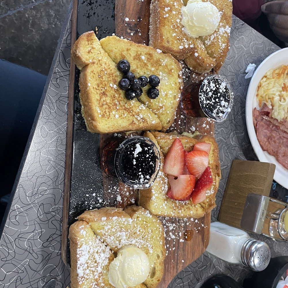 Biscuits Cafe - Breakfast & Brunch Near Me - Glendale, Arizona