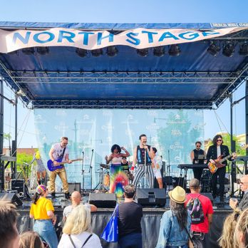 Andersonville Midsommarfest - Radio Gaga - June 2022 - Festivals Near Me - Chicago, Illinois Andersonville Midsommarfest - Radio Gaga - June 2022 - Festivals Near Me - Chicago, Illinois