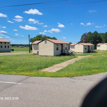 Fort Chaffee Billeting - Outside view of cottages. - Hotels & Travel Near Me - Fort Smith, Arkansas Fort Chaffee Billeting - Outside view of cottages. - Hotels & Travel Near Me - Fort Smith, Arkansas