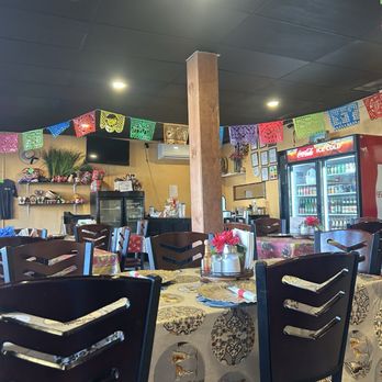 Los Jefes - Restaurant Area - Mexican Near Me - Saint Albans, Vermont Los Jefes - Restaurant Area - Mexican Near Me - Saint Albans, Vermont