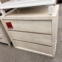 Pottery Barn Outlet - Great furniture!