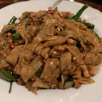 King’s Thai Cuisine #2 - Pad Kee-Mao with Chicken - Stir-fried Flat Rice Noodles, Fresh Chili Garlic Sauce, Minced Chicken, Long Beans, Bell Peppers, and Basil - Thai Near Me - San Francisco, California King’s Thai Cuisine #2 - Pad Kee-Mao with Chicken - Stir-fried Flat Rice Noodles, Fresh Chili Garlic Sauce, Minced Chicken, Long Beans, Bell Peppers, and Basil - Thai Near Me - San Francisco, California