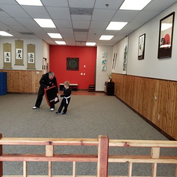 Mindful Kung Fu - Lance's step behind side kicks! - Tai Chi Near Me - Santa Clarita, California Mindful Kung Fu - Lance's step behind side kicks! - Tai Chi Near Me - Santa Clarita, California